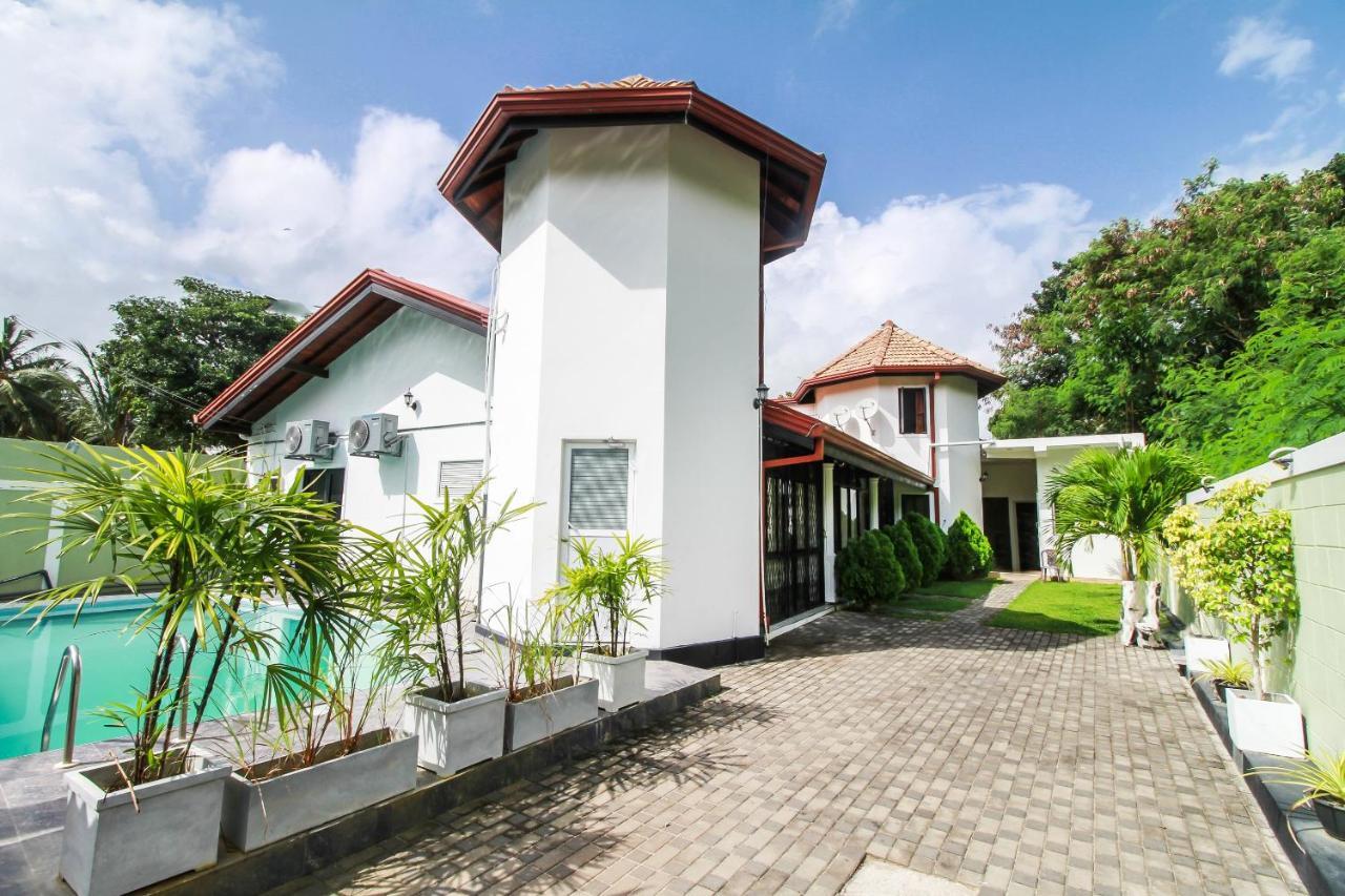 Oyo 270 Pavana Resort Negombo Bagian luar foto